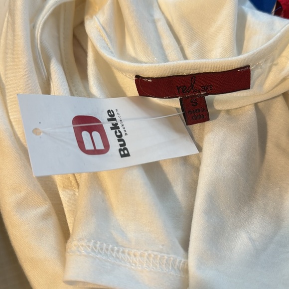 BKE red Top - Picture 5 of 6